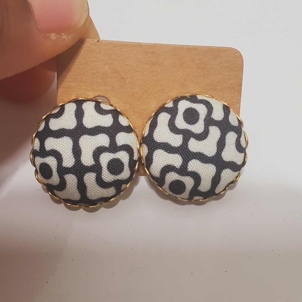 Plunder Earring. 🌴 - Picture 3 of 4